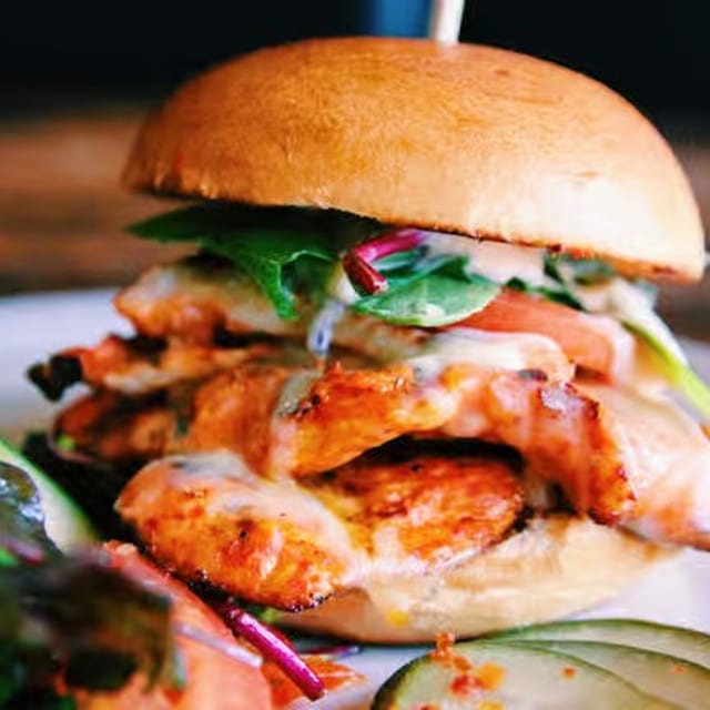 Chicken Rojo Bocadillo.